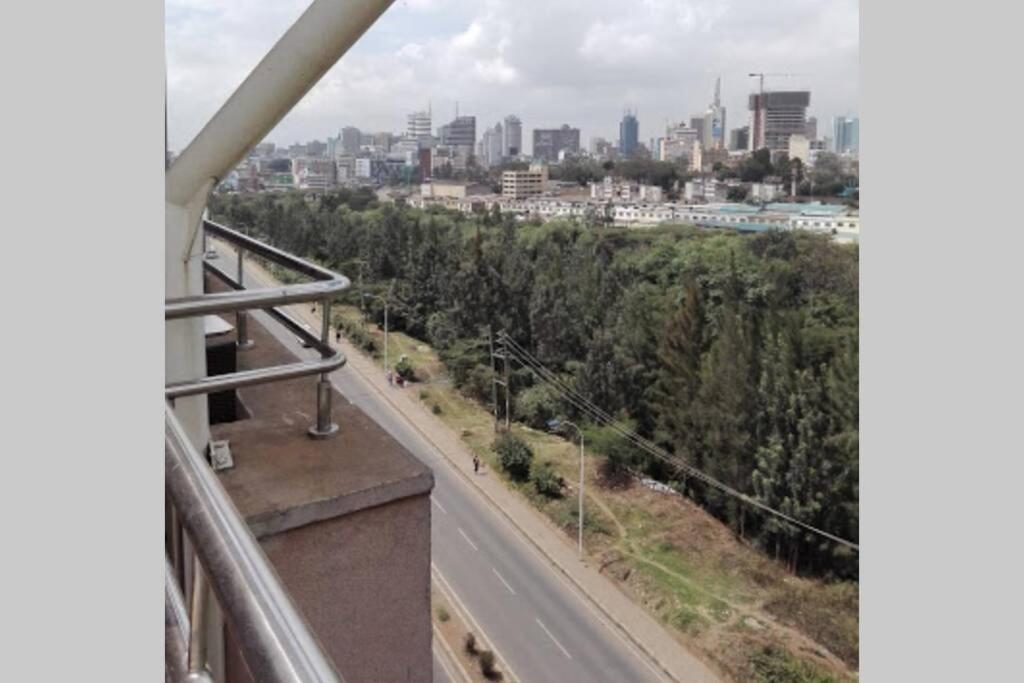 City View With Rooftop Pool - Studio Nairobi Buitenkant foto